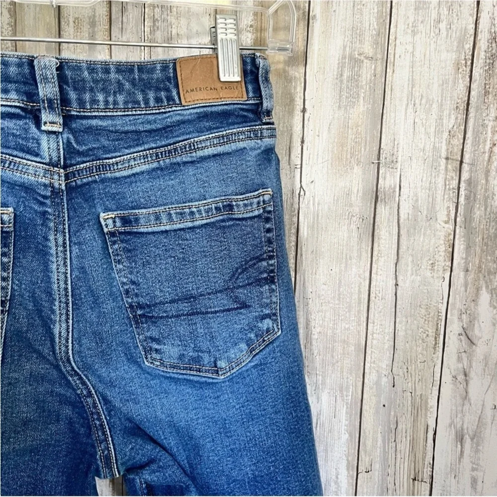 American Eagle Medium Wash Straight Mom Jeans - Picture 6 of 9